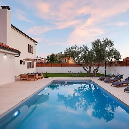 In Suko An With Swimming Pool Villa