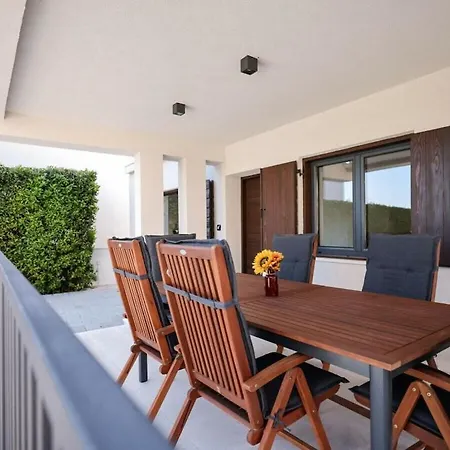 Villa In Suko An With Swimming Pool *