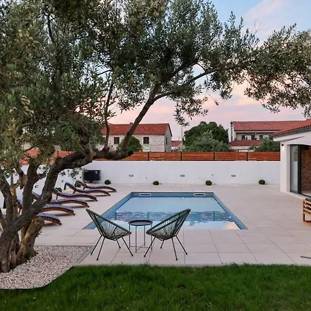 Villa In Suko An With Swimming Pool *