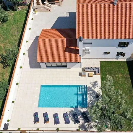 Villa In Suko An With Swimming Pool *